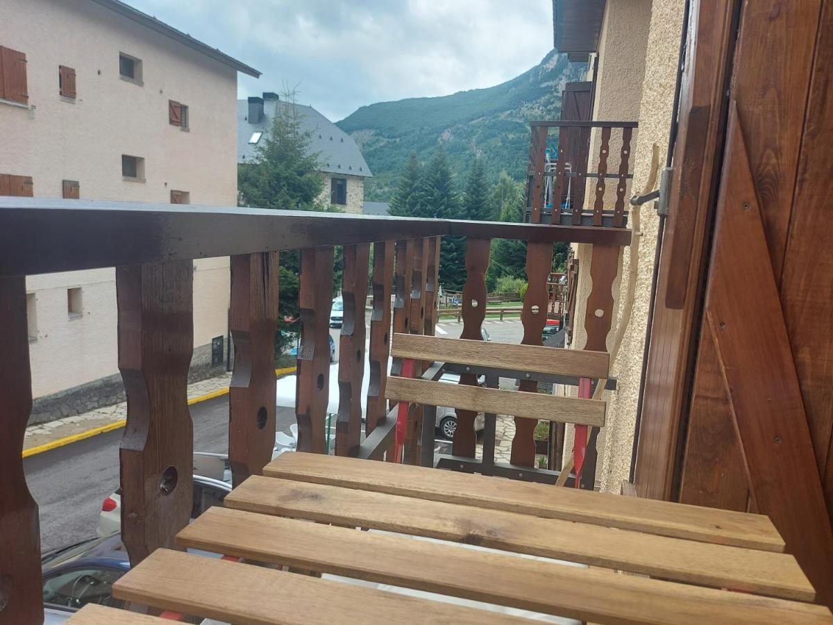 Casa Bihotz - Bonito Y Centrico Apartamento Con Garaje En Sallent Sallent De Gallego Luaran gambar